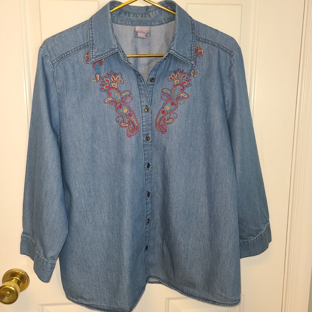Laura Scott Women's Sz XL Denim Shirt Embroidered Floral Boho Cotton Cottagecore